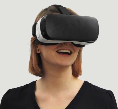 Woman wearing electronic glasses